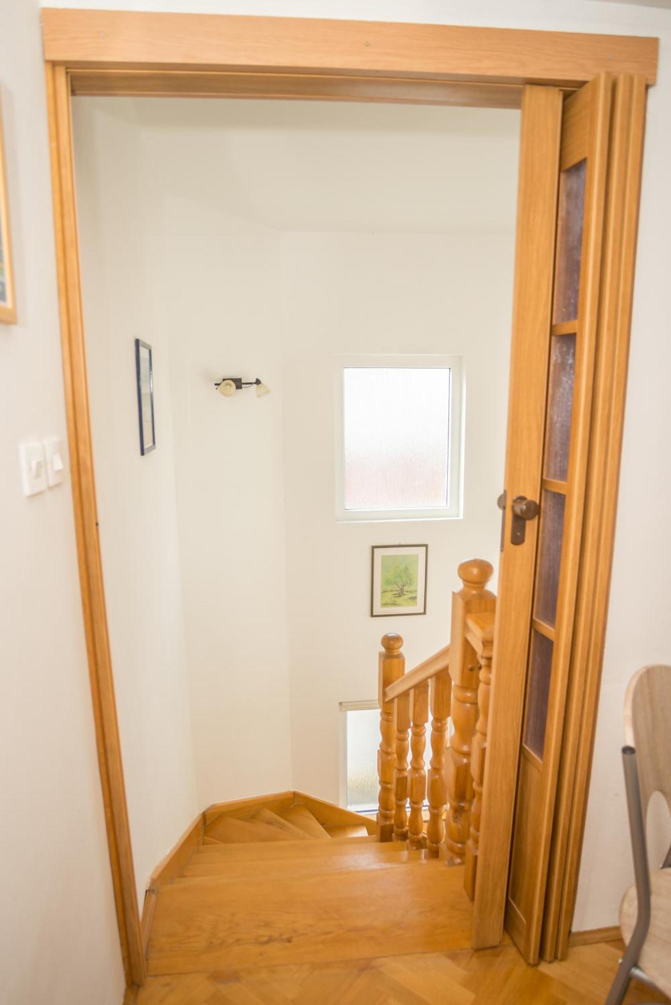 Apartman Car Vir Luaran gambar