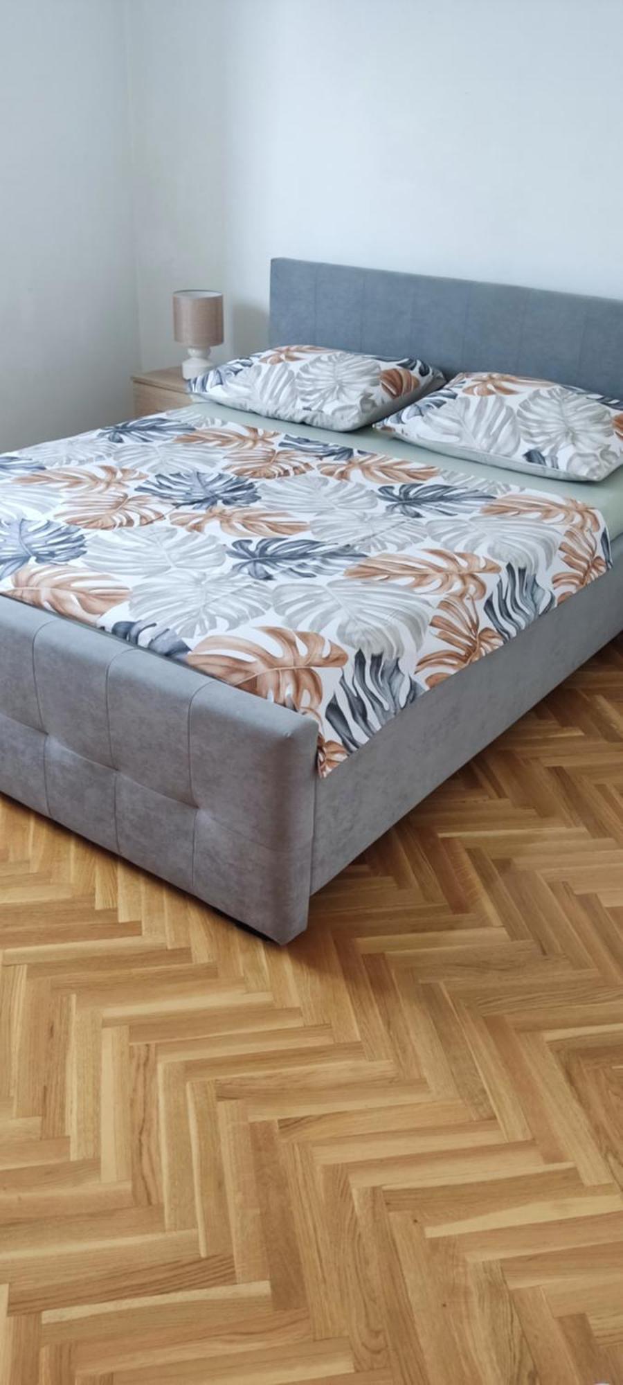 Apartman Car Vir Luaran gambar
